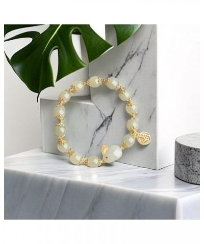 Jade Bracelet for Women Elegant and Charming Jade Rabbit Pendant Beaded Bracelet (Green) $8.81 Bracelets