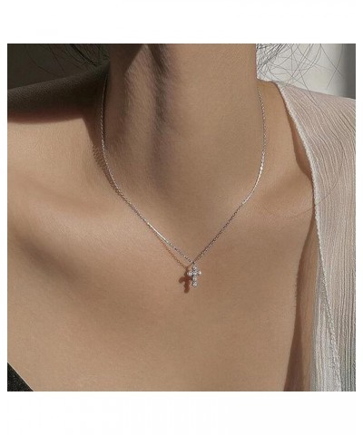 Cross Necklace for Women, 14K Gold/Sterling Silver Plated Chain Dainty Layered Gold Cross Pendant Necklaces for Women Diamond...