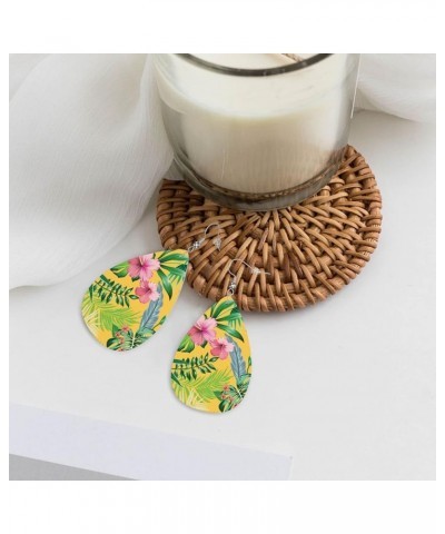 Houndstooth Pattern Double-Sided Leather Earrings For Women Lightweight Leaf Dangle Cute Earrings Teardrop Earrings Green pla...